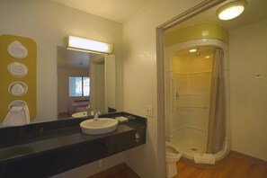Handtücher, Seife, Shampoo, Toilettenpapier