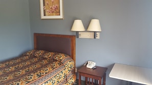 Escritorio, espacio para trabajar con un portátil, wifi gratis