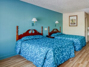 Double or Twin Room | In-room safe, desk, iron/ironing board, bed sheets - Haven Inn & Suites (Decatur)