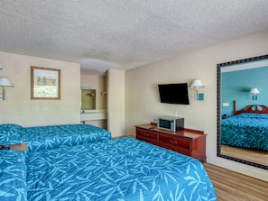 Double or Twin Room | In-room safe, desk, iron/ironing board, bed sheets