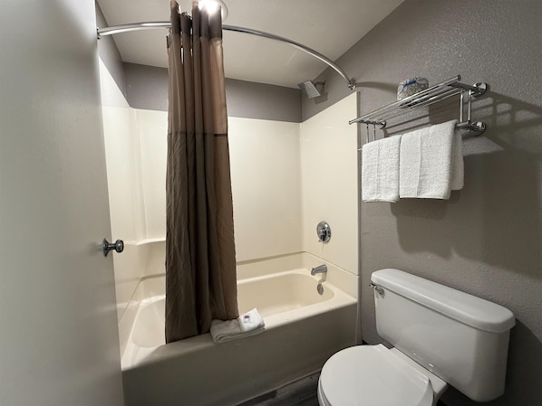 Accès au Wi-Fi (inclus), literie fournie