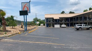 Exterior - Motel 6 Dalton, GA (Dalton)