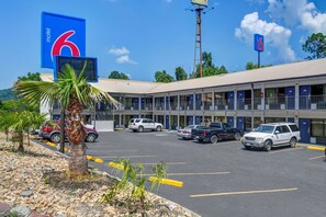 Exterior - Motel 6 Dalton, GA (Dalton)