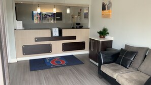 TV - Motel 6 Dalton, GA (Dalton)