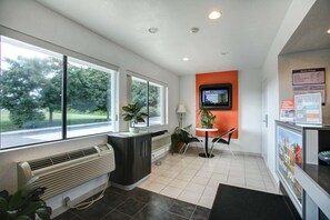 Lobby - Motel 6 Elkton, MD (Elkton)