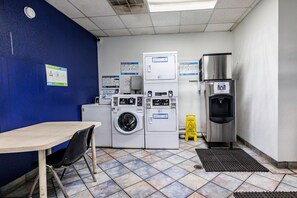 Laundry room - Budget Inn Greenville By Hotel O I-85  (Greenville)