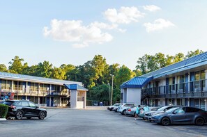 Free self-parking - Budget Inn Greenville By Hotel O I-85  (Greenville)