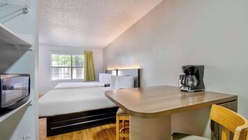 Blendingsgardiner, strykejern/-brett, wi-fi (inkludert) og sengetøy