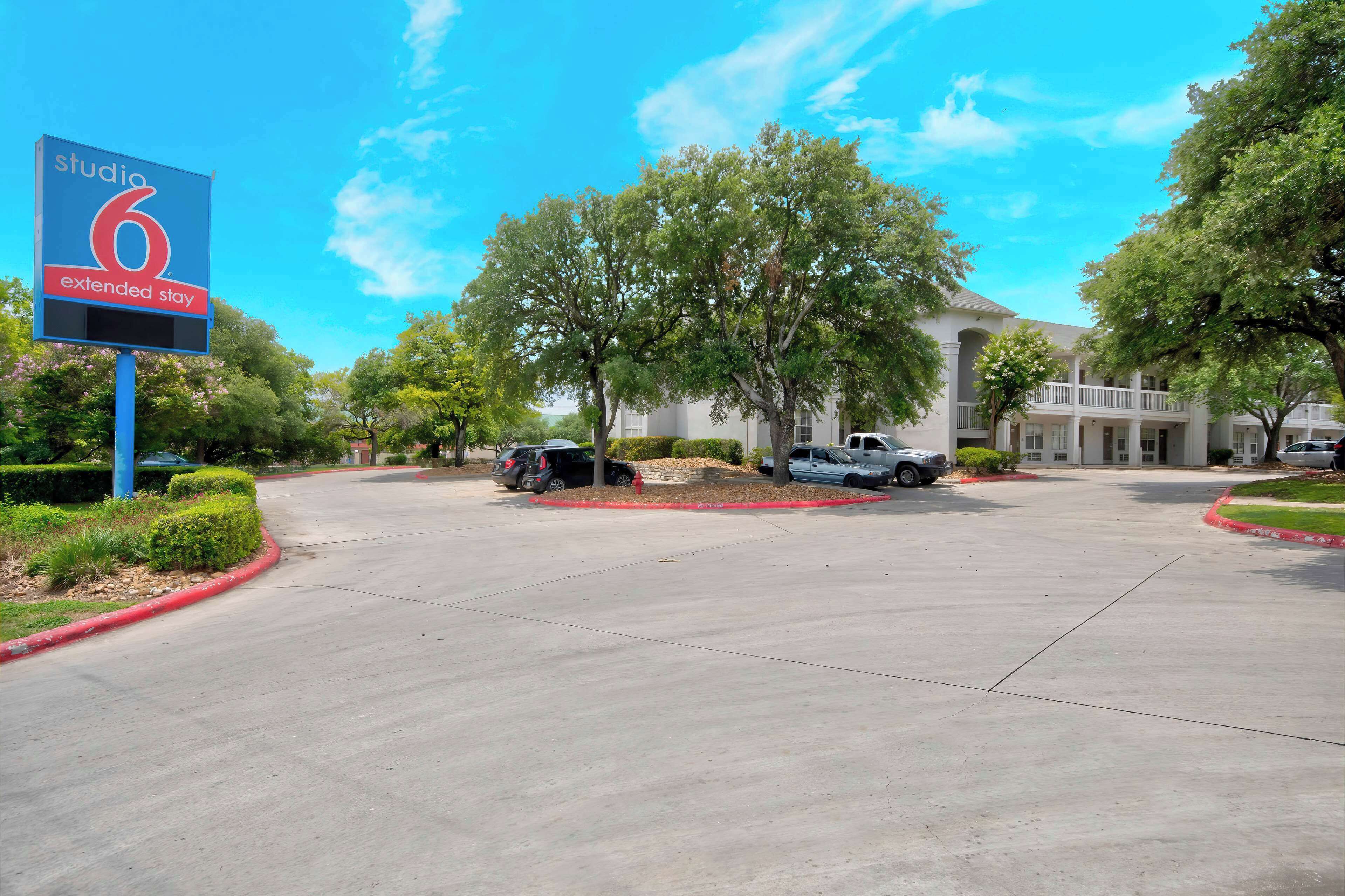 Photo - Studio 6-San Antonio, TX - Six Flags