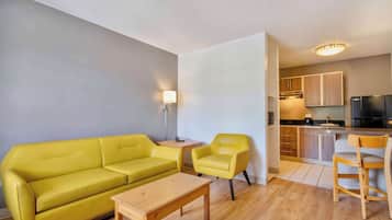 Cortinas blackout, tabla de planchar con plancha y wifi gratis