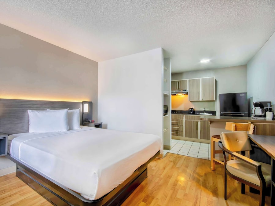 Blackout drapes, iron/ironing board, free WiFi, bed sheets