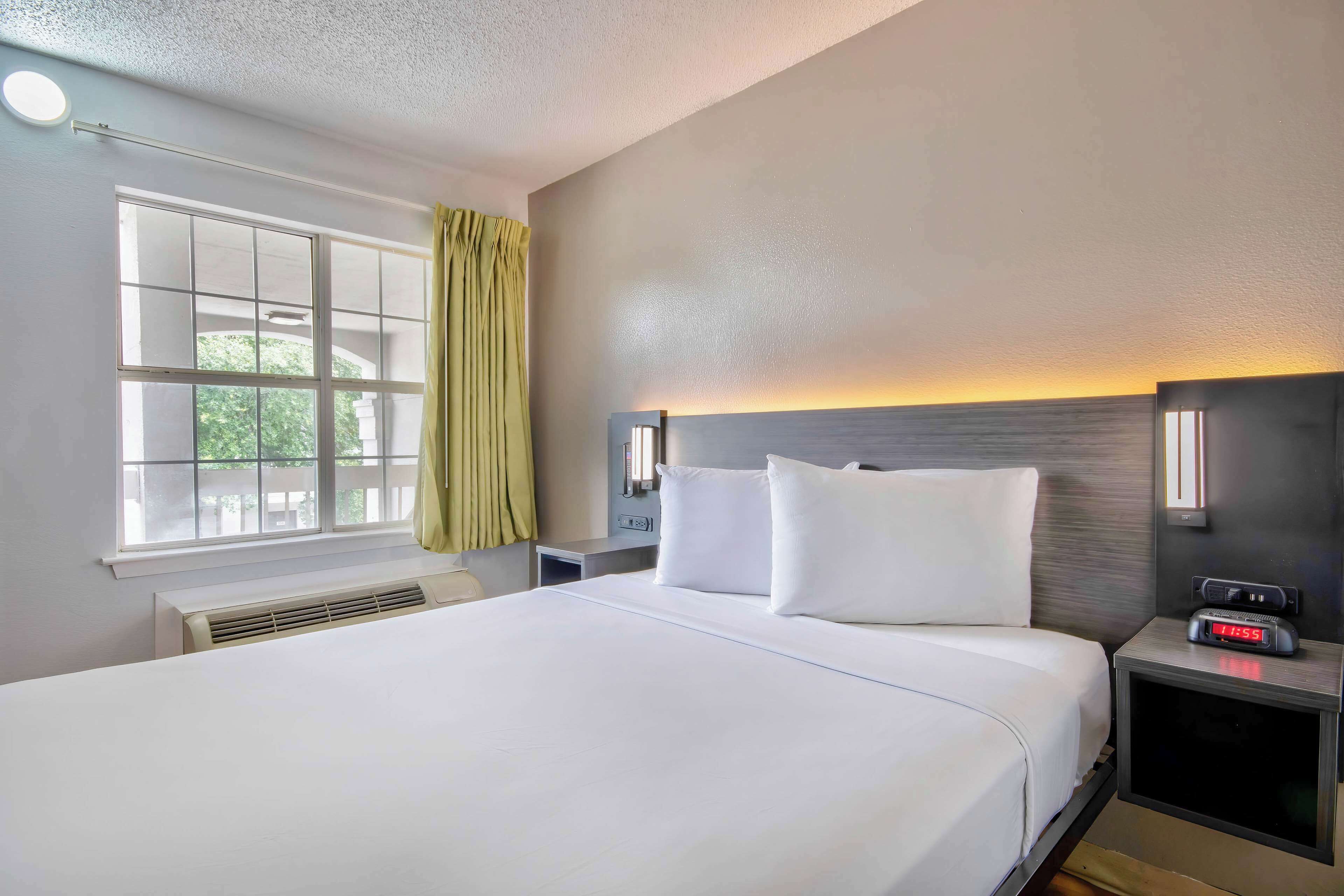 Photo - Studio 6-San Antonio, TX - Six Flags