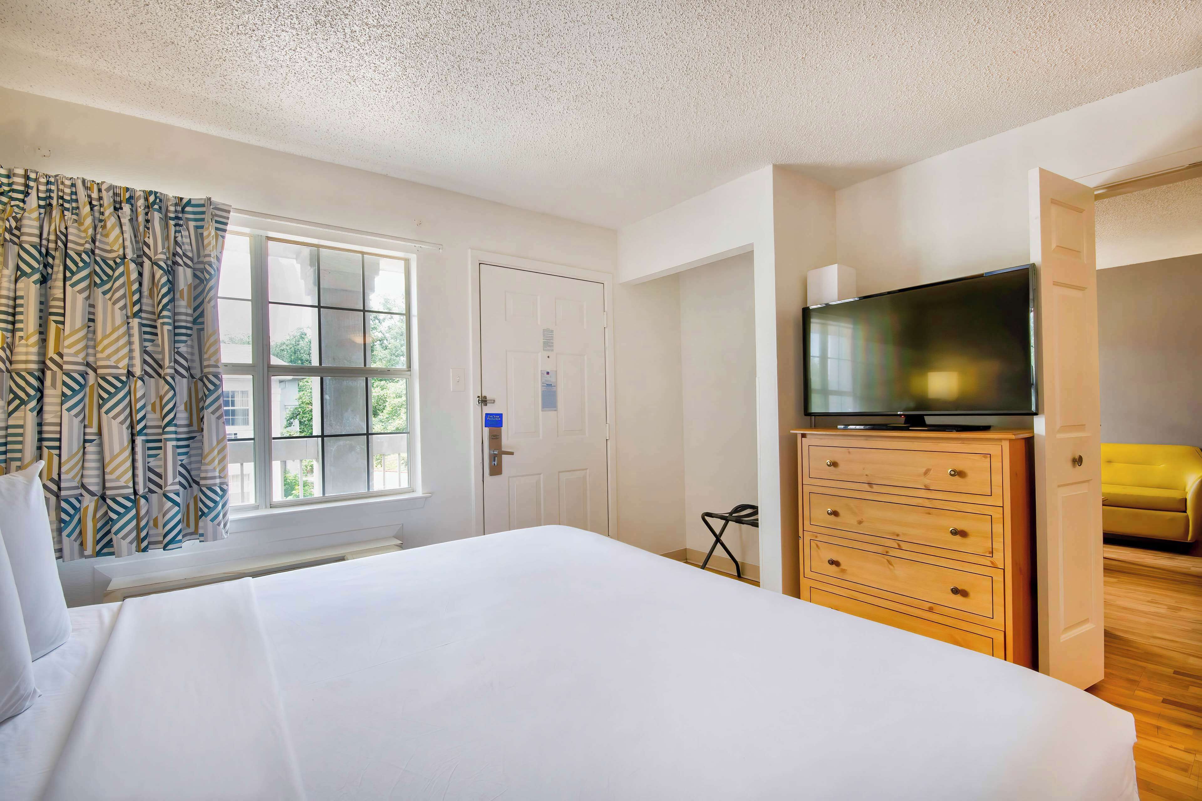 Photo - Studio 6-San Antonio, TX - Six Flags