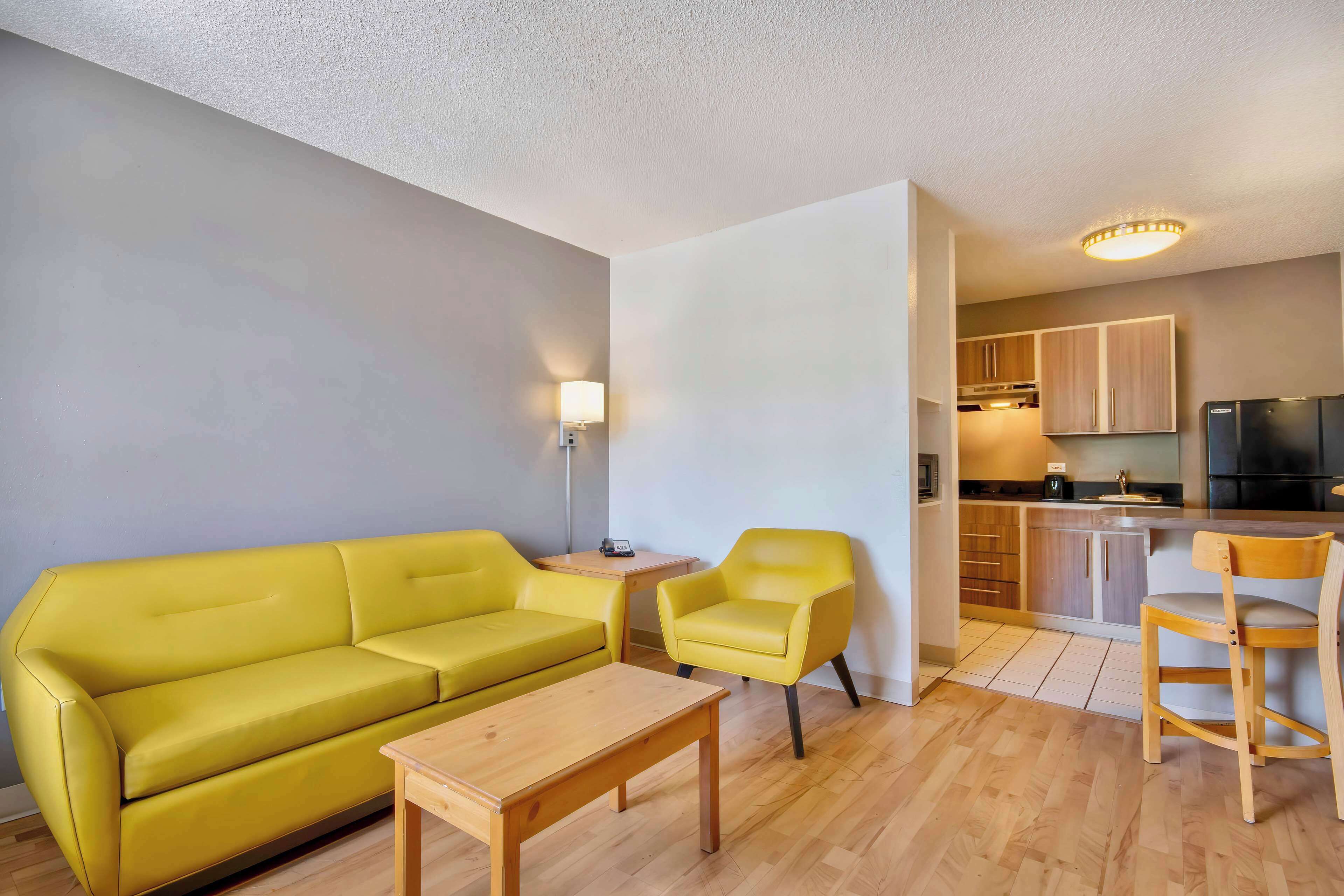 Blendingsgardiner, strykejern/-brett, wi-fi (inkludert) og sengetøy