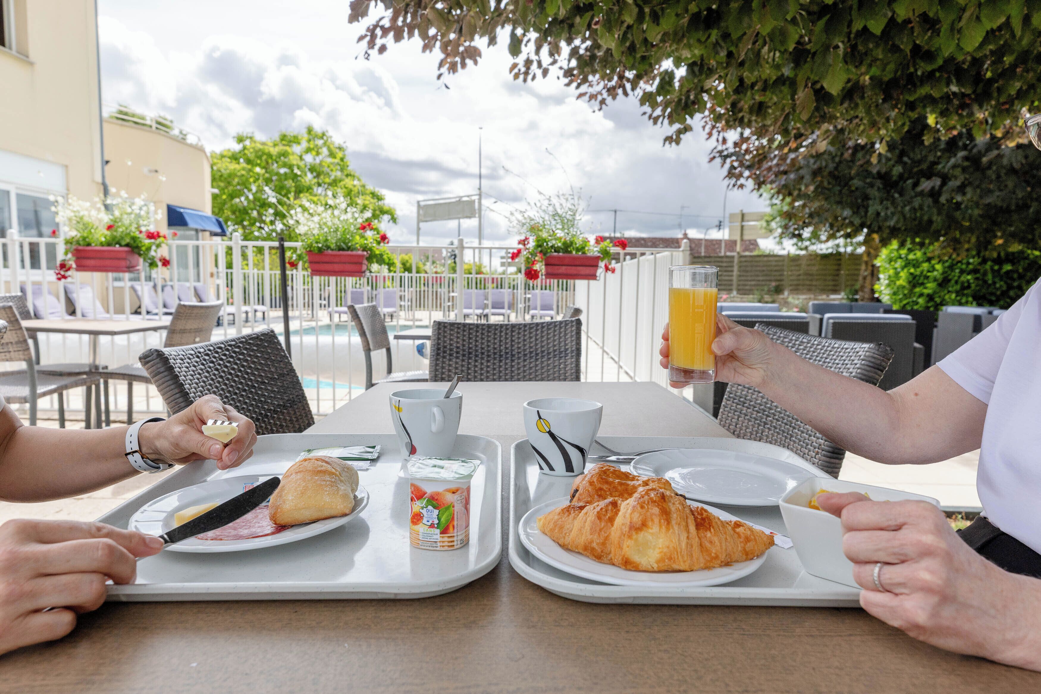 Frokostbuffé hver dag (mot et tillegg)