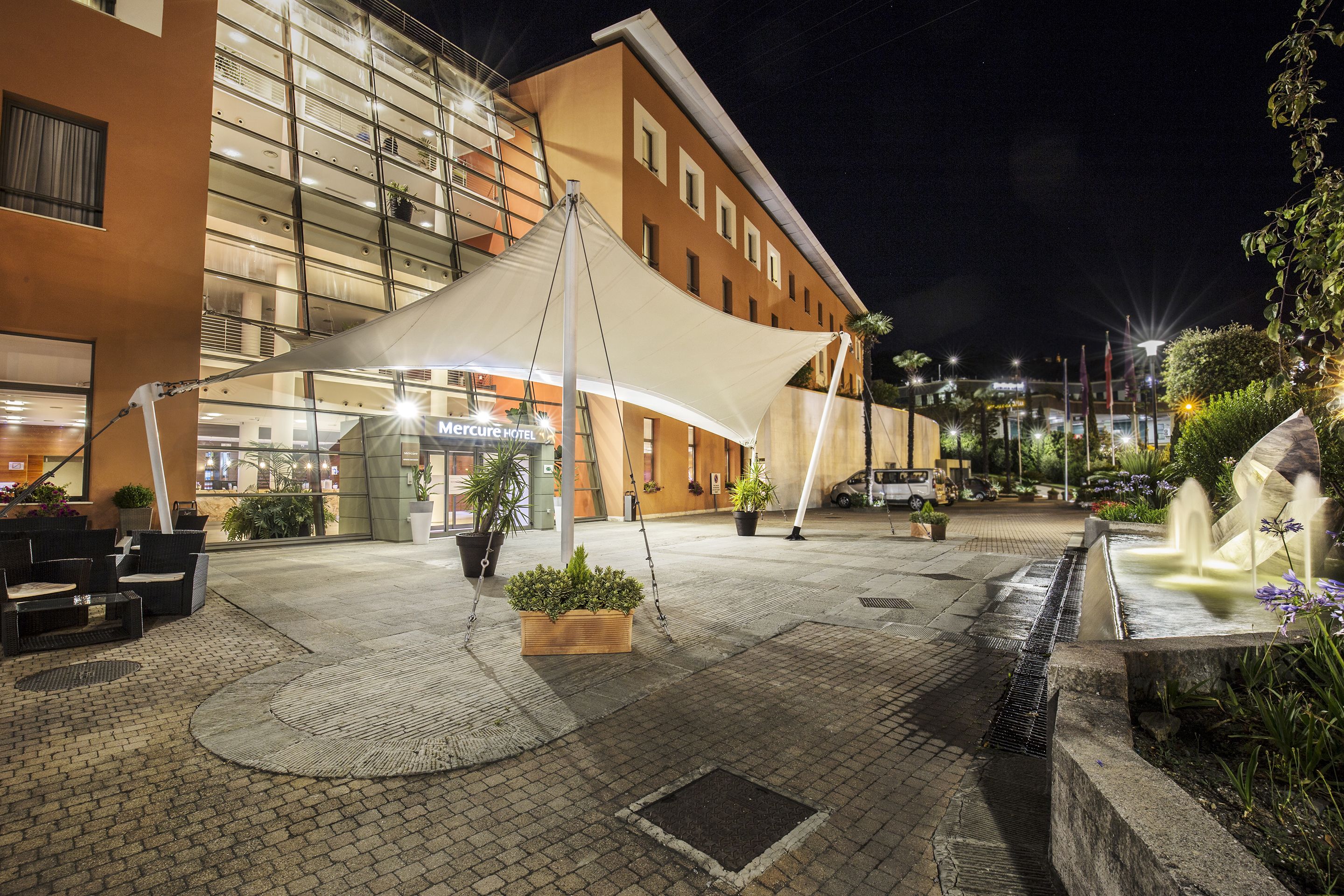 Fassade der Unterkunft – Abend/Nacht