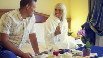Standard Room, 1 Double Bed | Minibar, in-room safe, desk, soundproofing