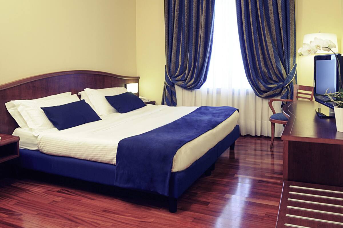 Superior Room, 1 Double Bed | Minibar, in-room safe, desk, soundproofing