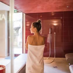 Couples treatment rooms, body treatments, aromatherapy