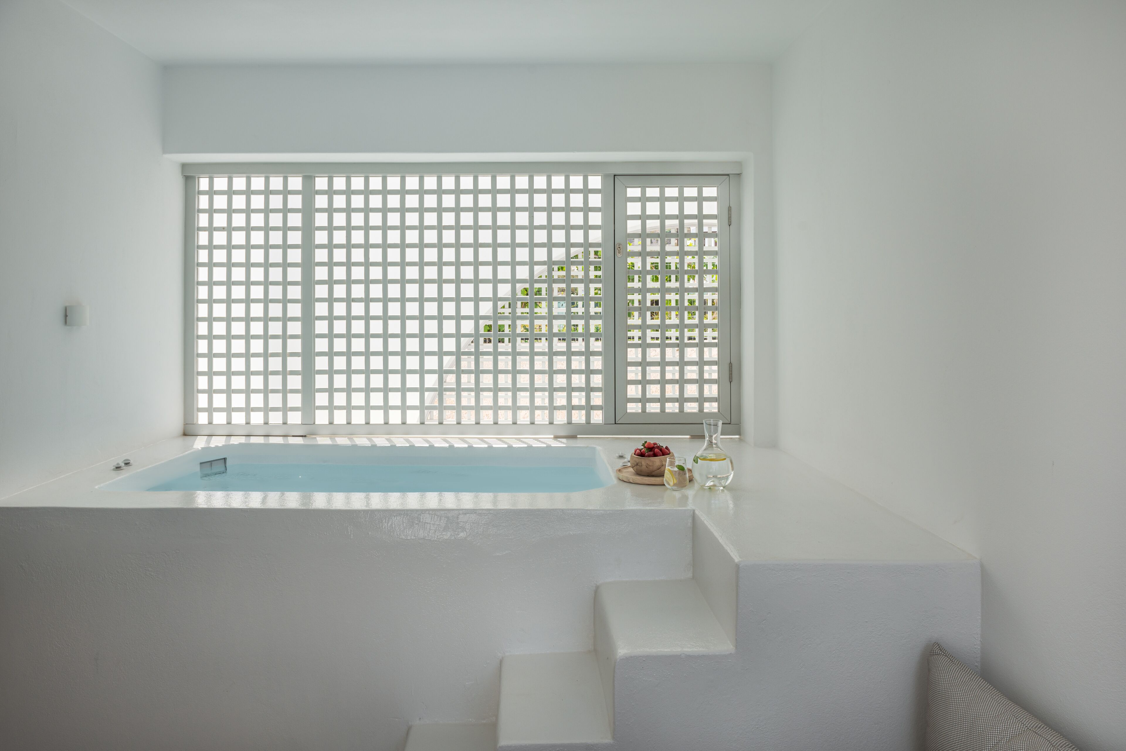 luxury suite with outdoor hot tub | 1 bedroom, minibar, in-room safe, soundproofing