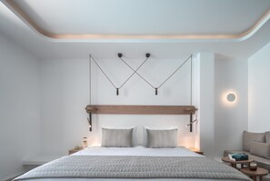 Luxury Swim Up Suite | Minibar, in-room safe, soundproofing, iron/ironing board - Santorini Kastelli Resort (Santorini)