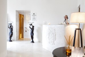 Couples treatment room(s), sauna, hot tub, hot springs/mineral springs