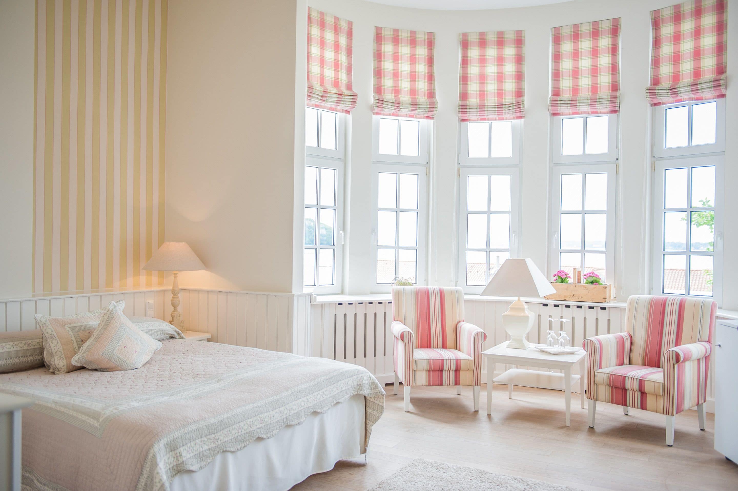 Allergikerbettwaren, Minibar, Zimmersafe, Schreibtisch