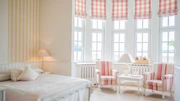 Allergikerbettwaren, Minibar, Zimmersafe, Schreibtisch