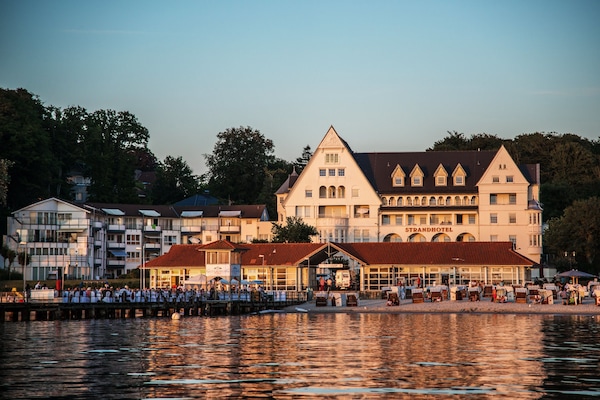 Fassade der Unterkunft – Abend/Nacht