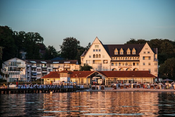 Façade de l’hébergement - soirée/nuit