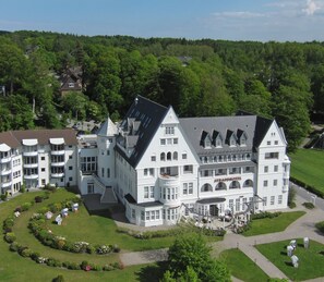 Front of property - Strandhotel Glücksburg (Gluecksburg)