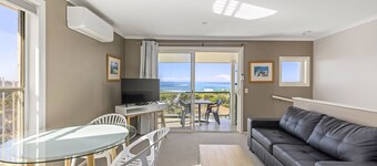 Aqualuna Beach Resort