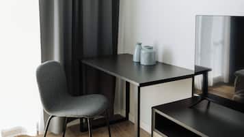 Tomannsrom – standard | 1 soverom, allergitestet sengetøy, minibar og skrivebord for bærbar PC