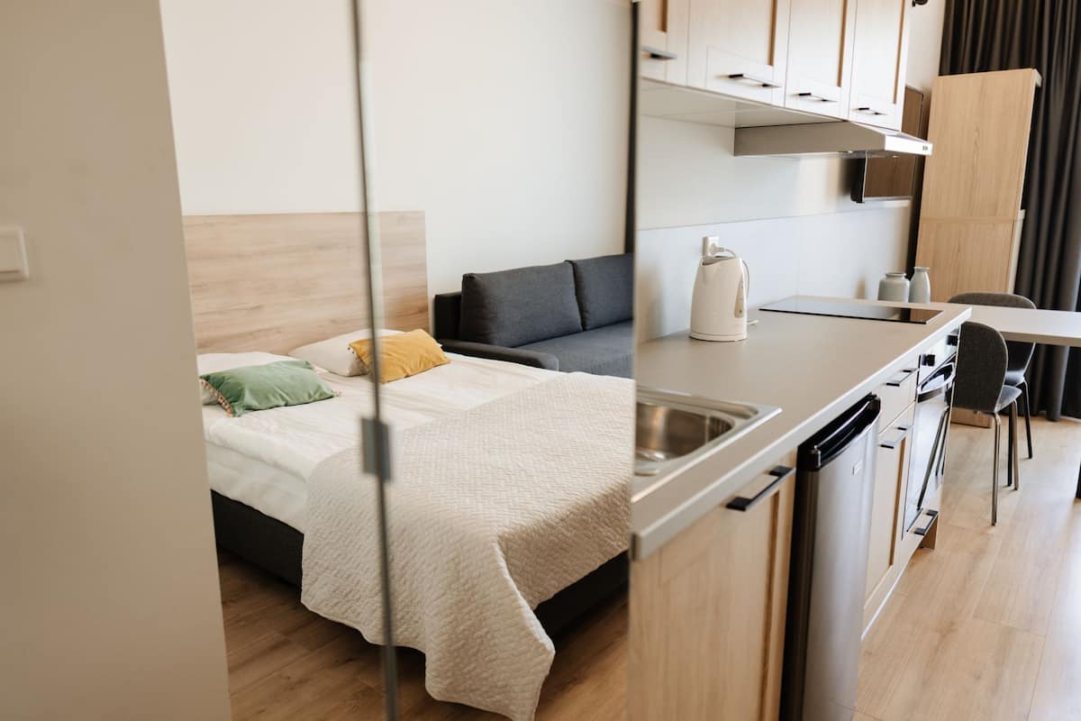 Hypo-allergenic bedding available, minibar, laptop workspace