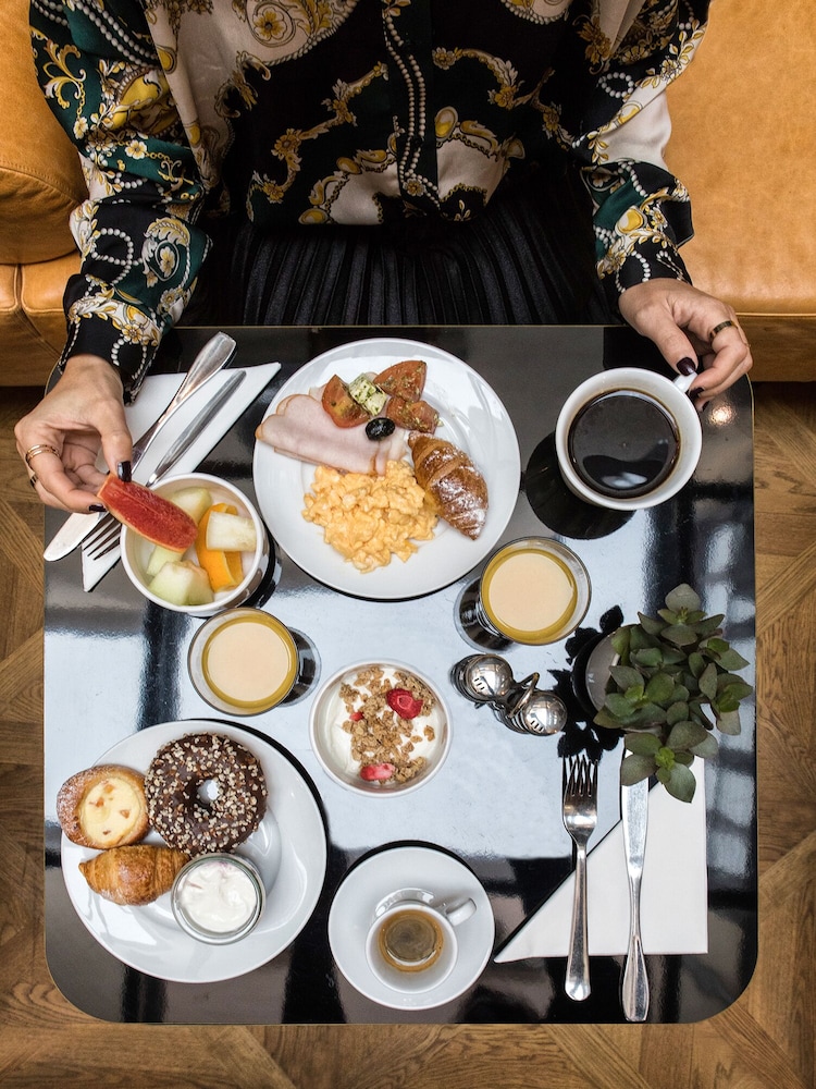 Design Hotel Neruda Prague by null