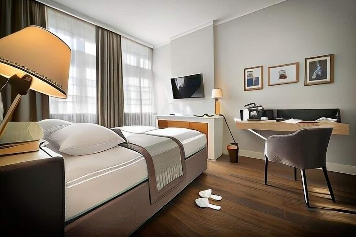 In-room safe, individually decorated, individually furnished, desk