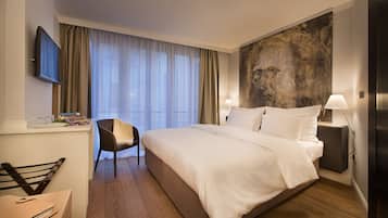 Superior Room | In-room safe, individually decorated, individually furnished, desk