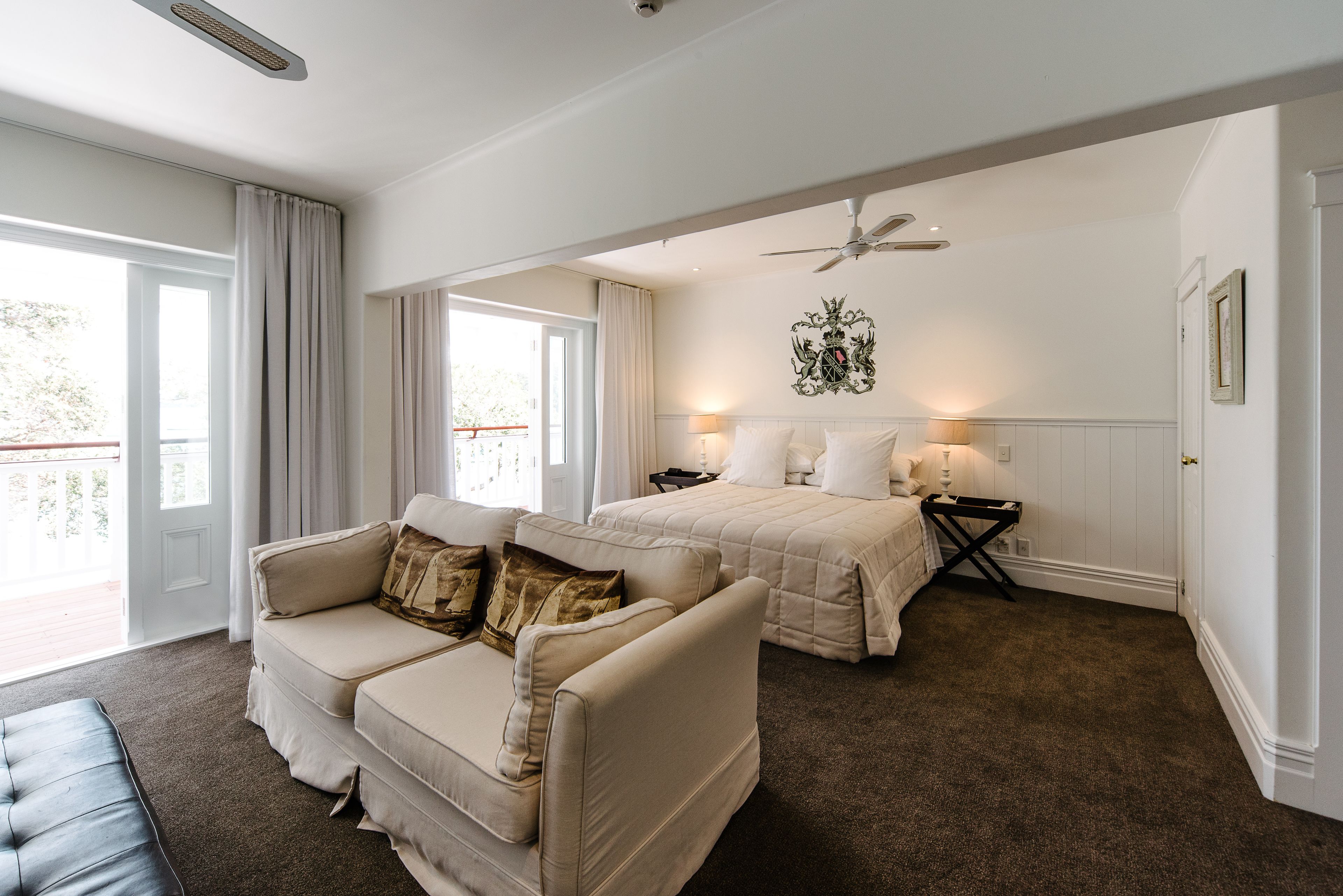 waterfront room | 1 bedroom, iron/ironing board, free wifi, bed sheets