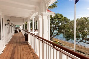 Waterfront Room | Sacada