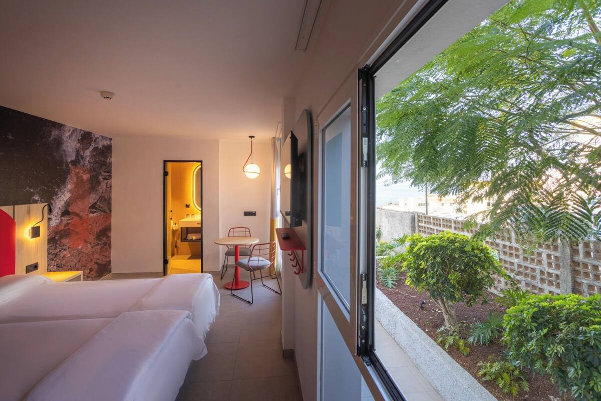 In-room safe, iron/ironing board (on request), free WiFi