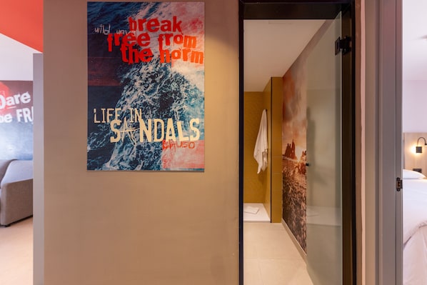 Gratis toiletartikelen, een haardroger, handdoeken