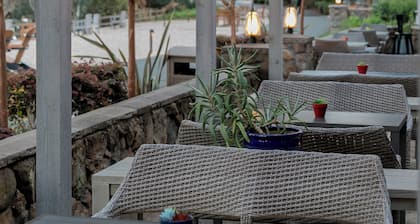 River Terrace Inn