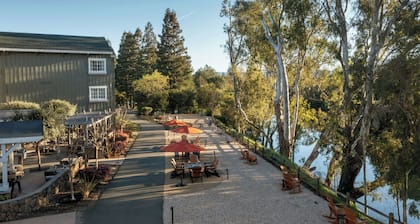 River Terrace Inn