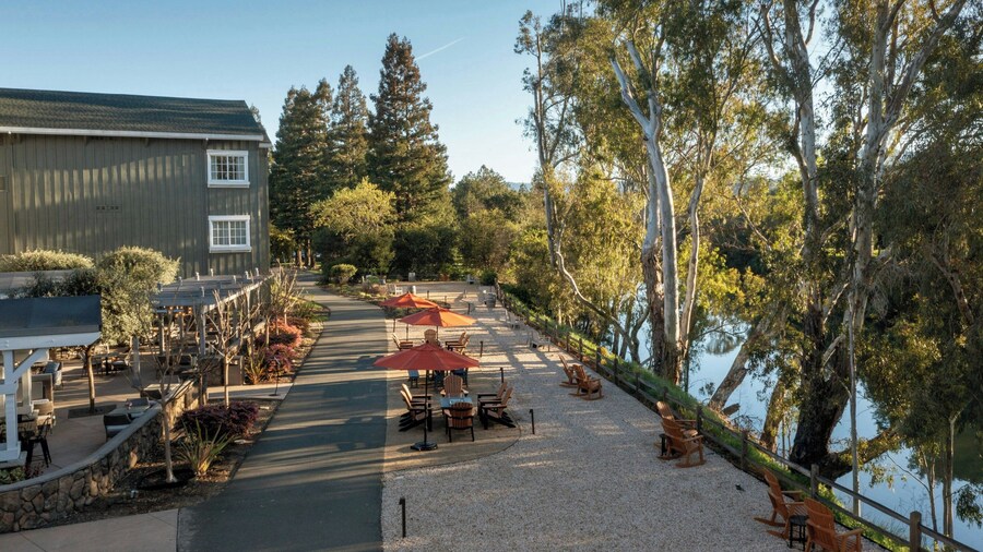 River Terrace Inn