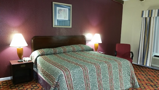 Standard Queen Room
