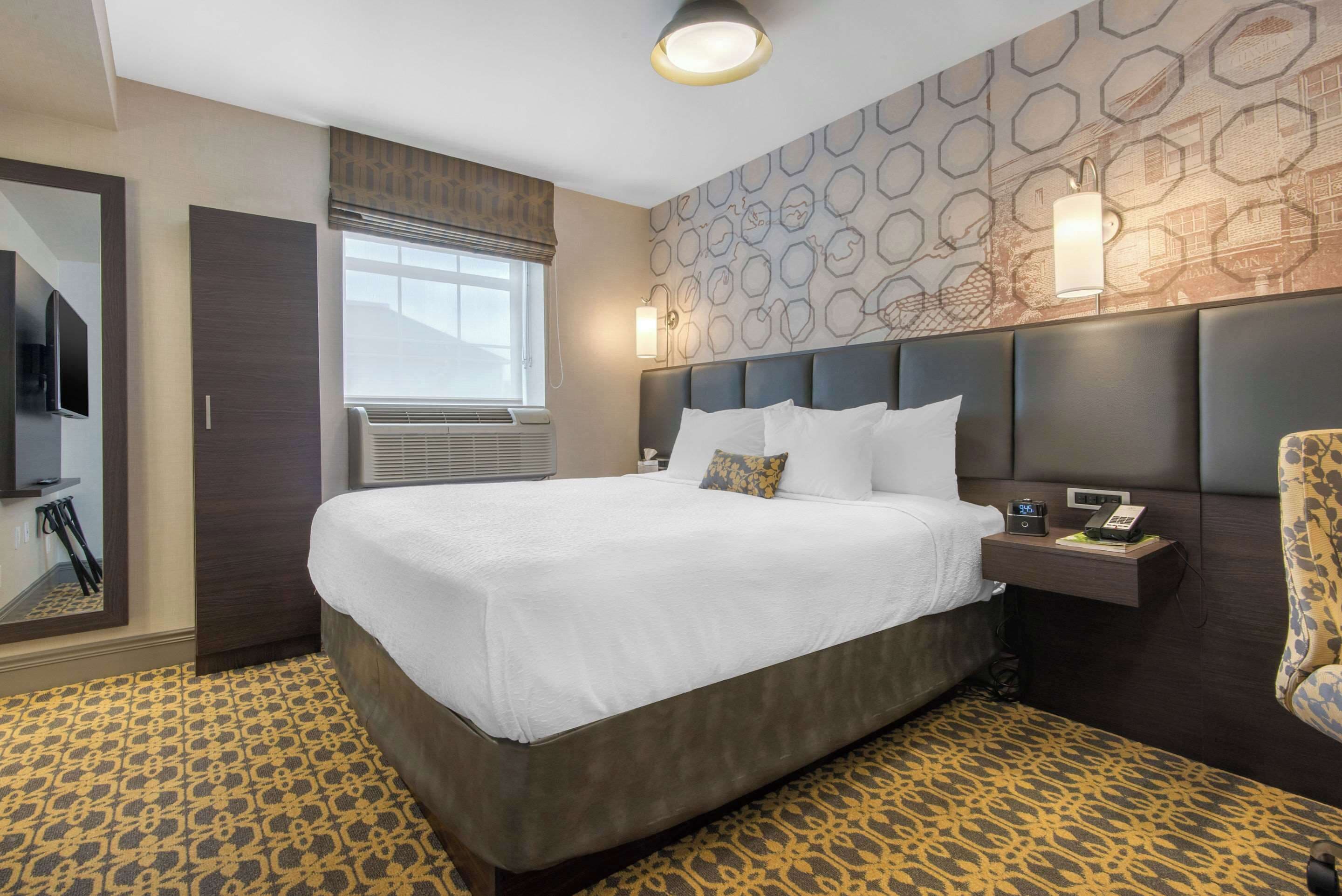 standard room, 1 king bed, non smoking | desk, soundproofing, iron/ironing board, free cots/infant beds