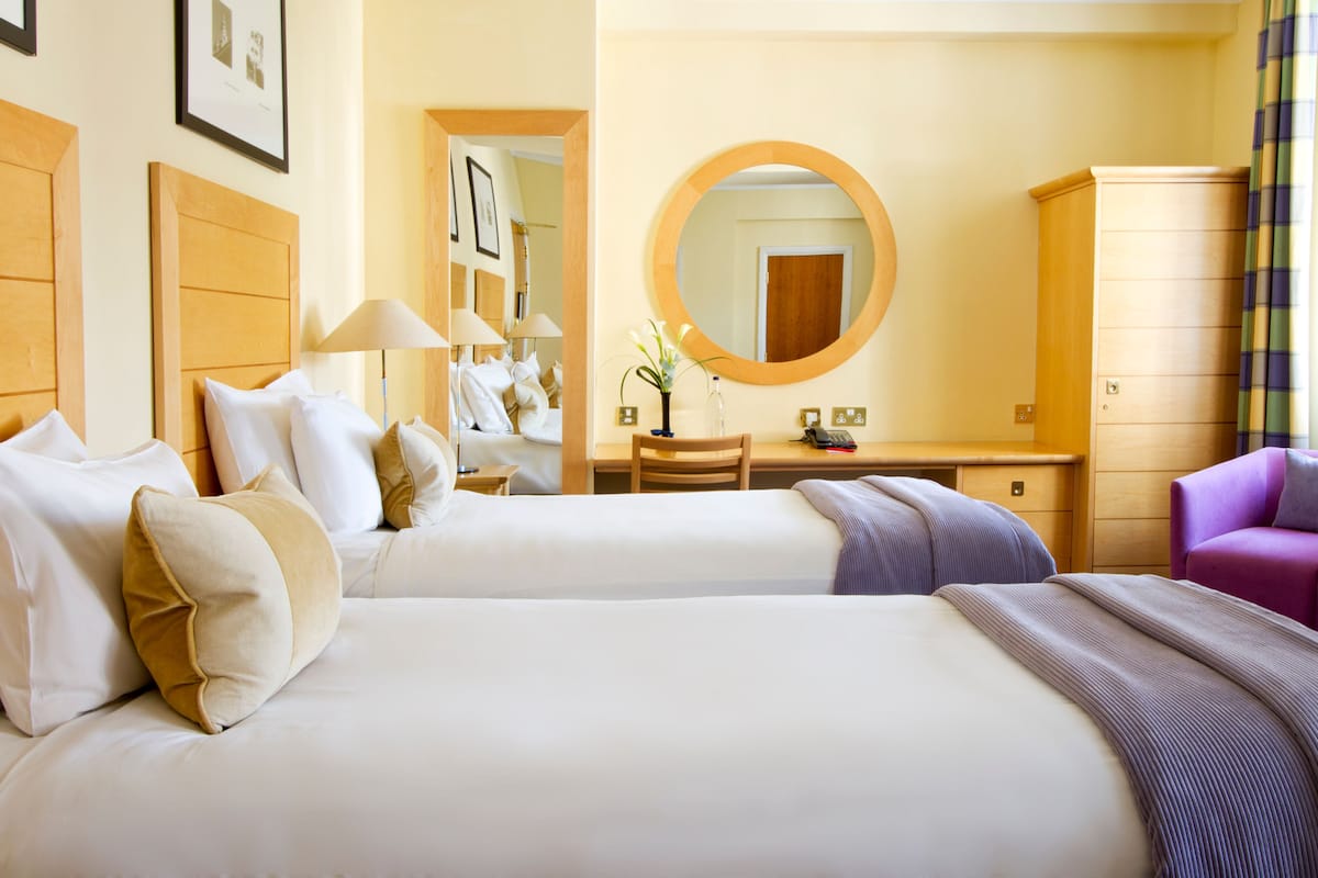 In-room safe, iron/ironing board, WiFi (free), bed sheets