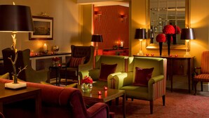 Bar (on property) - De Vere Devonport House (London)