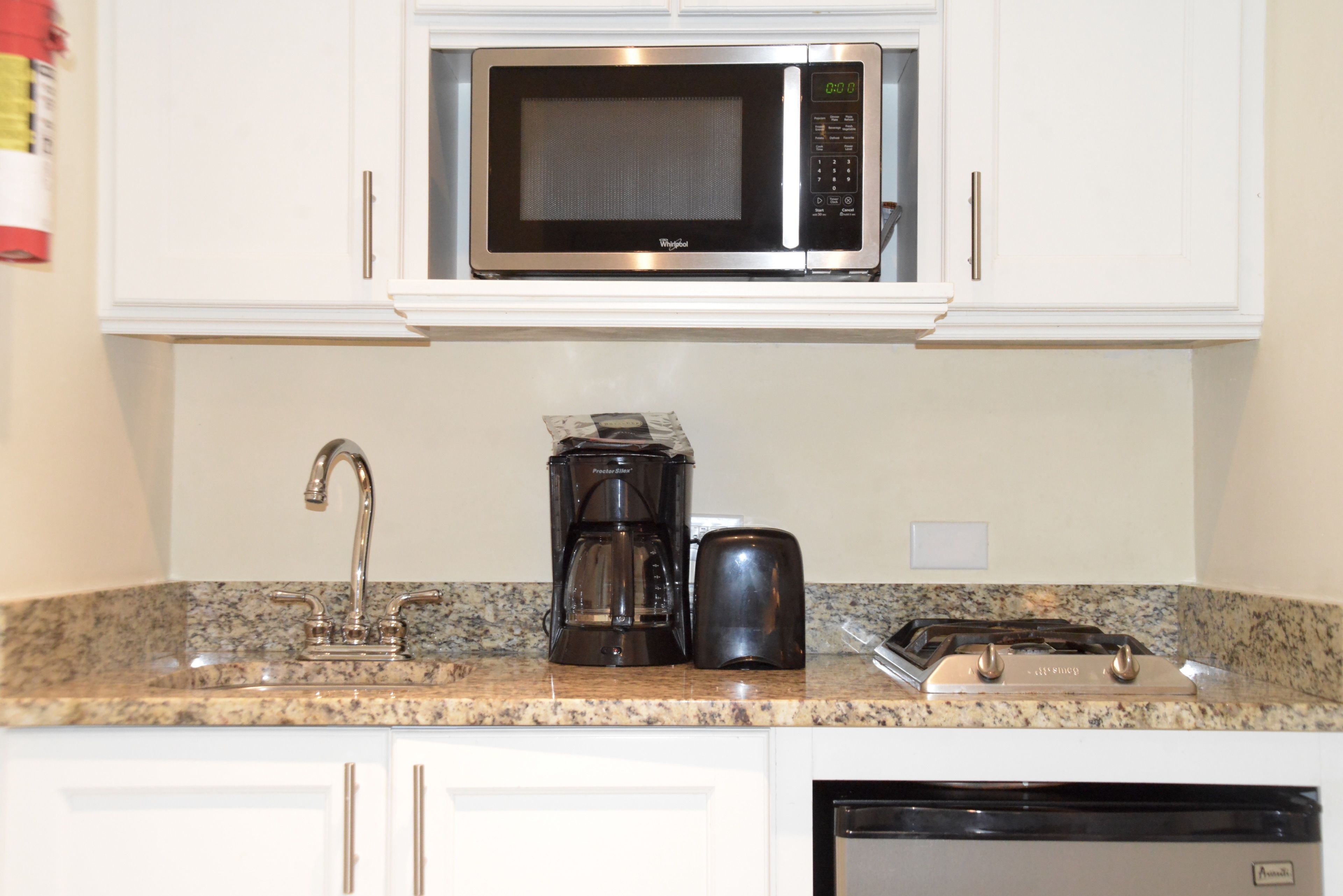 studio, 1 queen bed, kitchenette (studio suite, 1 queen bed, kitchenett) | private kitchenette | fridge, microwave, coffee/tea maker, high chair