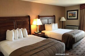 Caja fuerte, sistema de insonorización, tabla de planchar con plancha